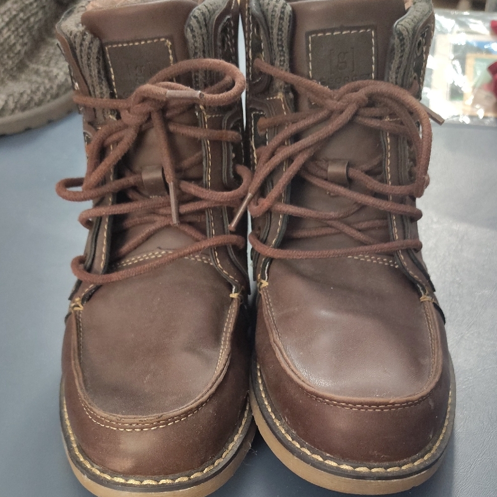 George Brown Men's Ankle Boots with Tan Accents 9 EUC